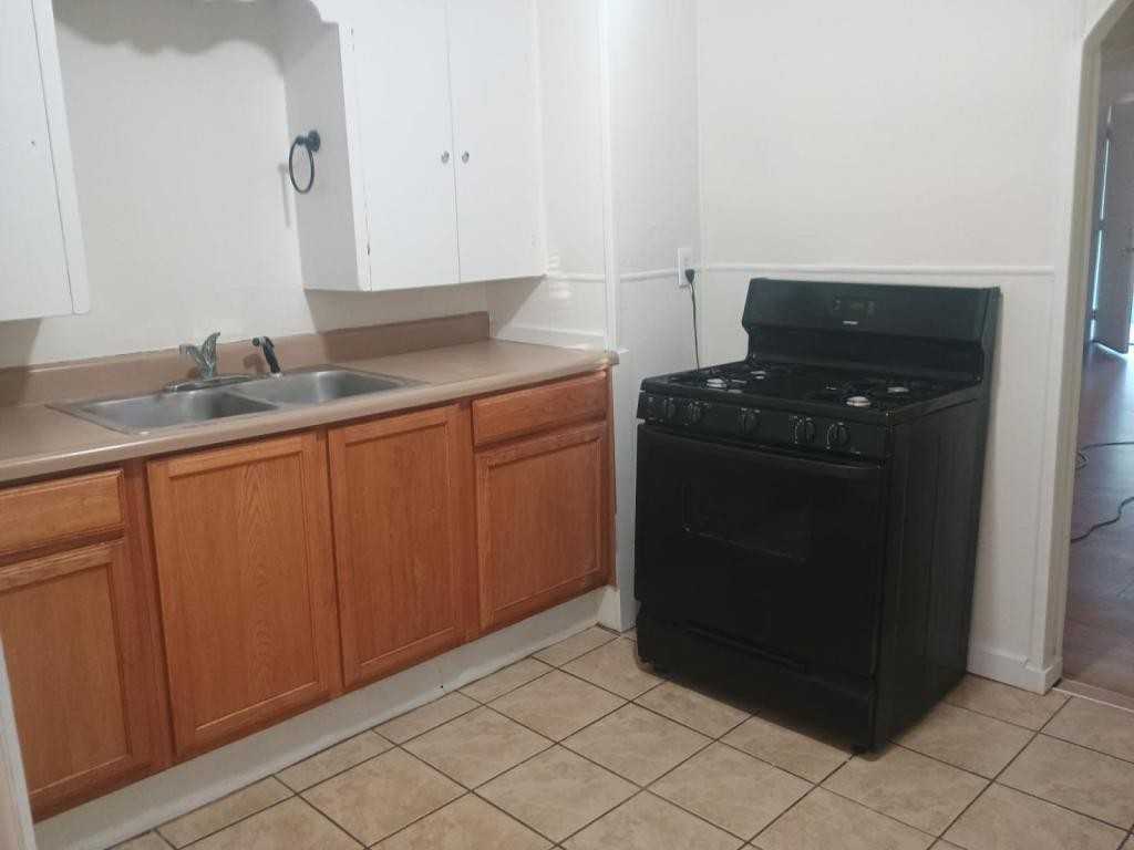 102 W Colorado Ave - Photo 4 of 12