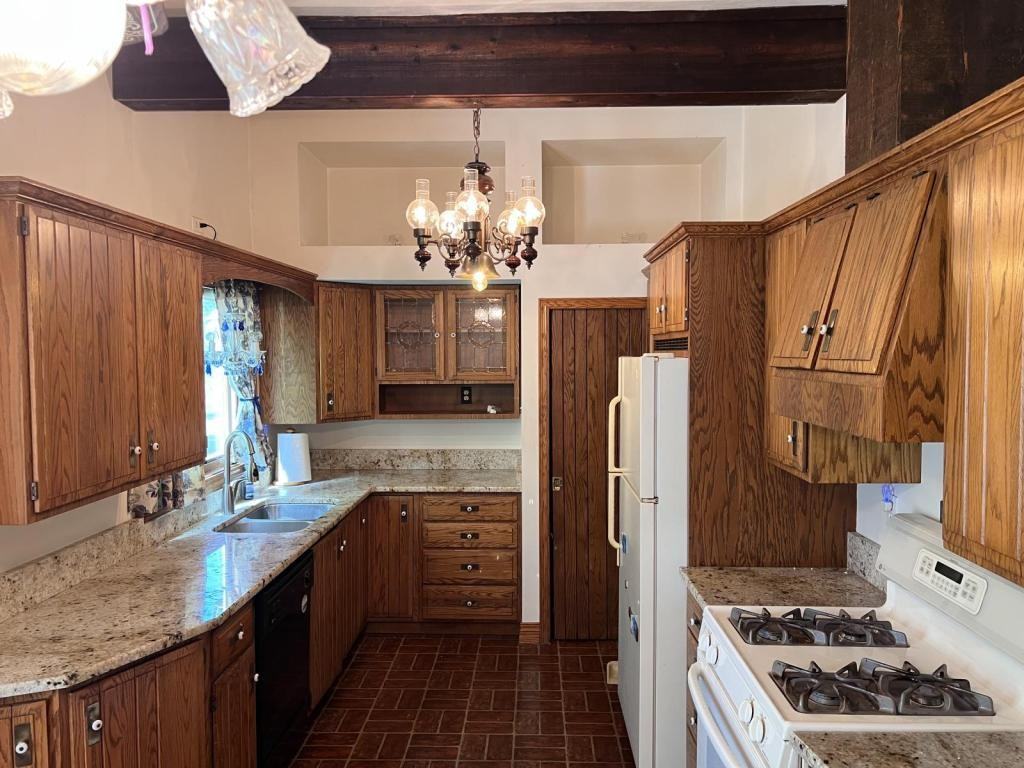 11401 W Grange Hall Rd - Photo 3 of 27