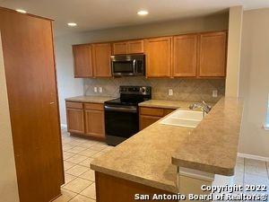 3708 Greenridge - Photo 4 of 31