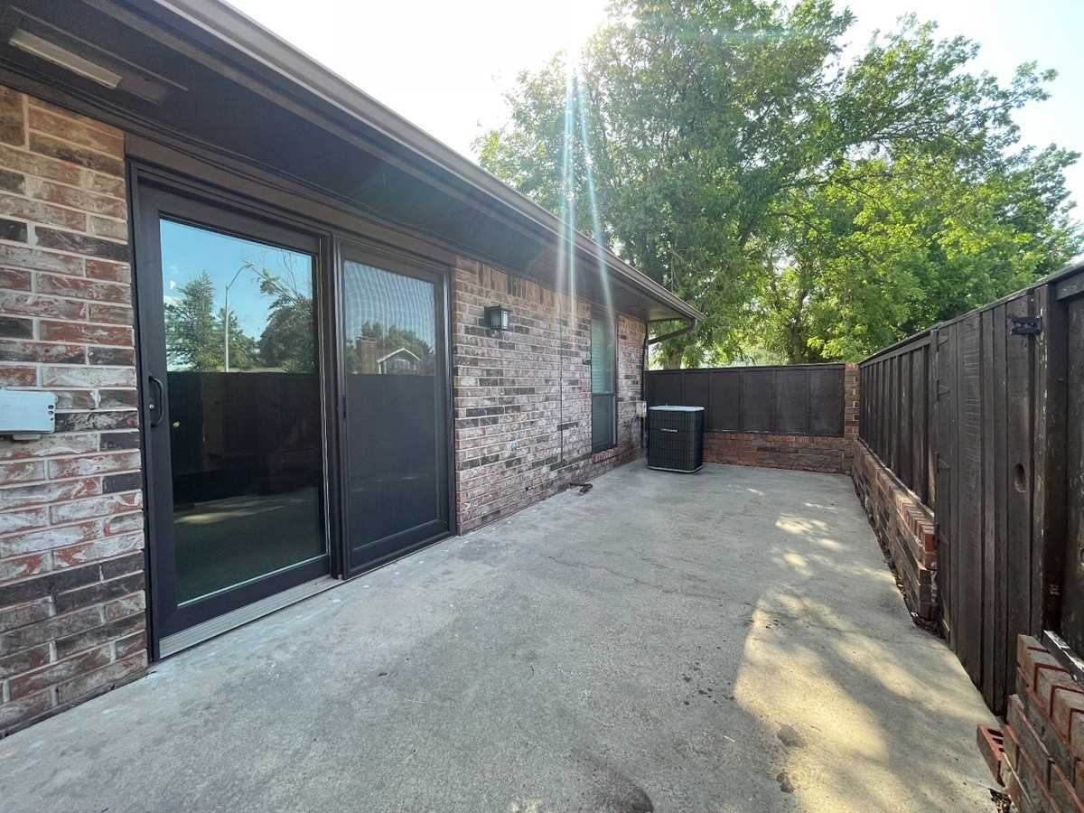 4707 Hemlock Ln - Photo 4 of 20