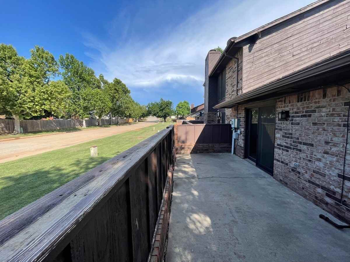 4707 Hemlock Ln - Photo 2 of 20