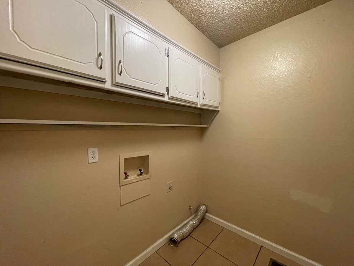 4707 Hemlock Ln - Photo 6 of 20