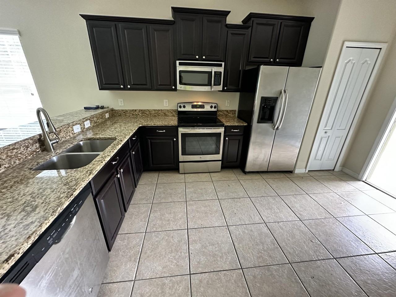 6825 Sundrop St - Photo 3 of 6