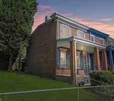 featured image of 739 S Harrison St #1