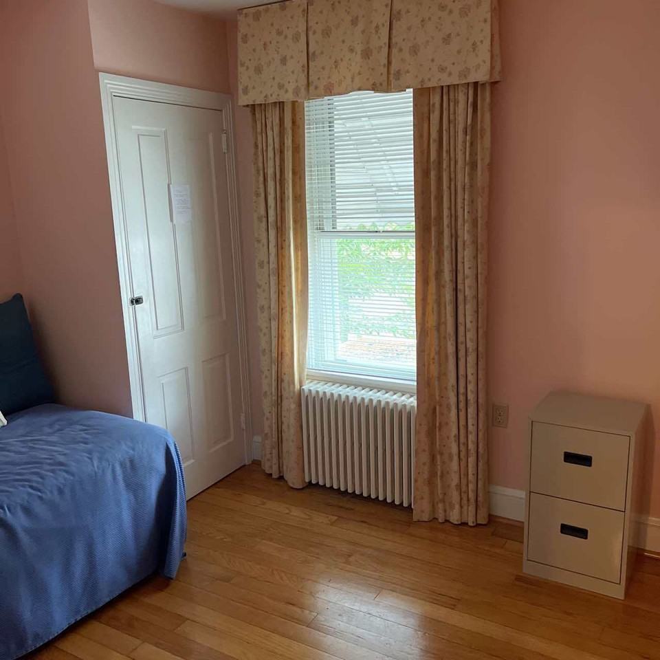 739 S Harrison St #1 - Photo 4 of 12