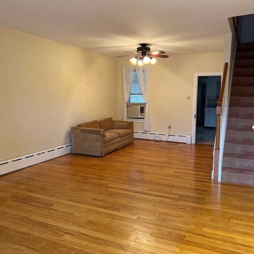 739 S Harrison St #1 - Photo 4 of 12