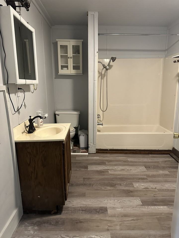 506 E 6th St #A - Photo 2 of 13
