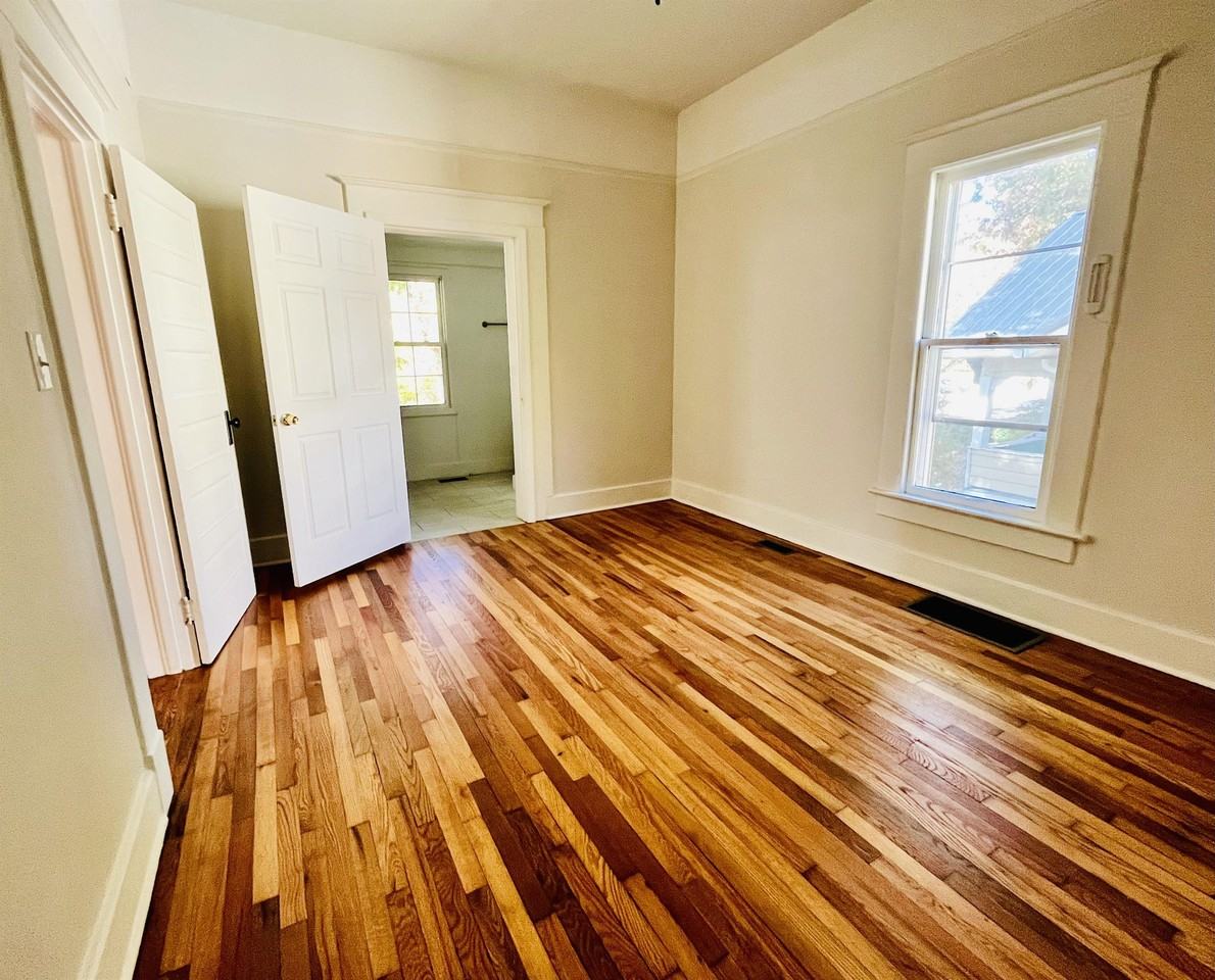 82 Hanover St - Photo 3 of 18
