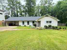 381 Lynne Cir - Photo 1 of 1