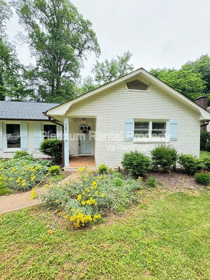 381 Lynne Cir - Photo 2 of 33