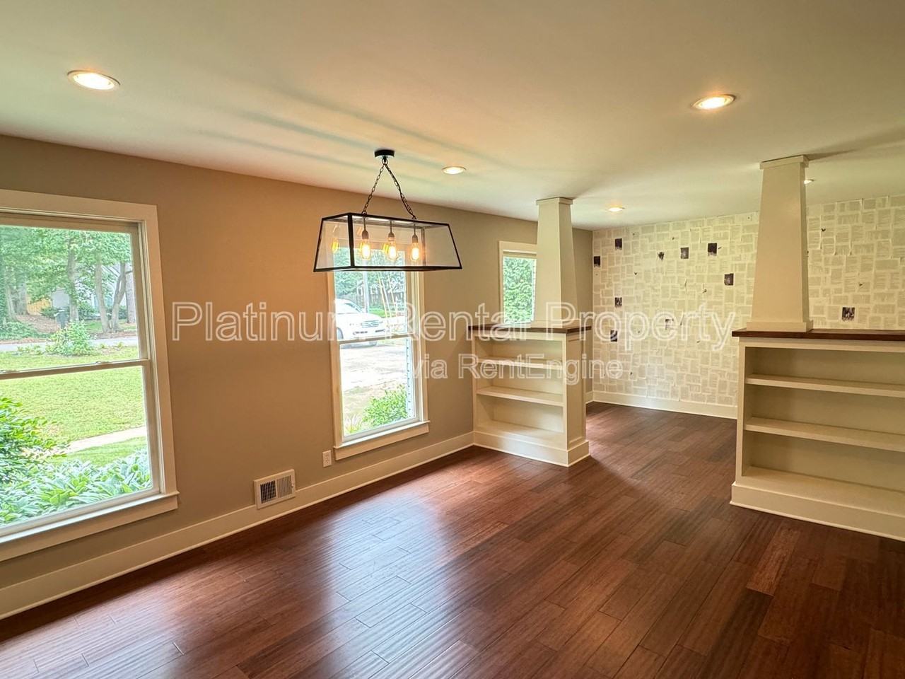 381 Lynne Cir - Photo 6 of 33