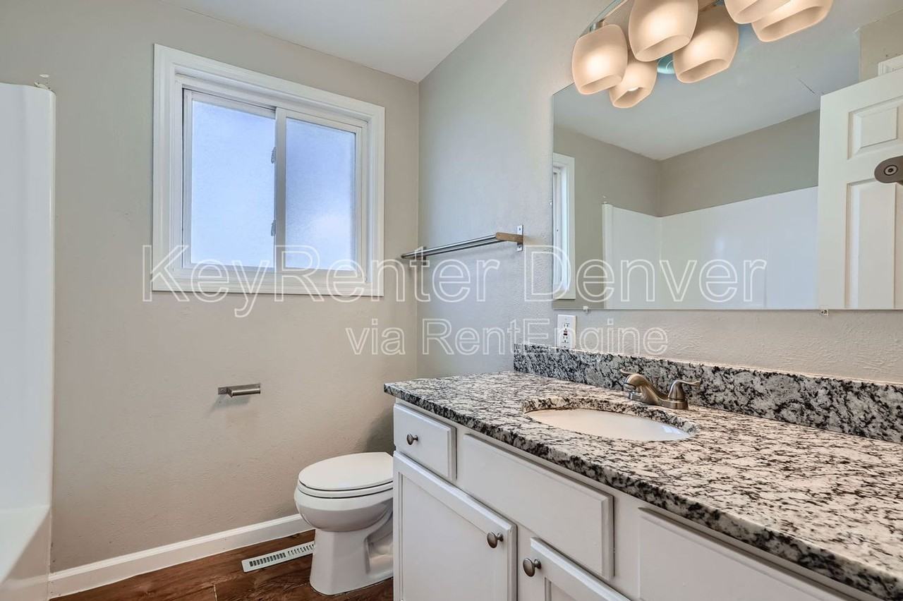 2445 Lawrence St #B - Photo 6 of 12