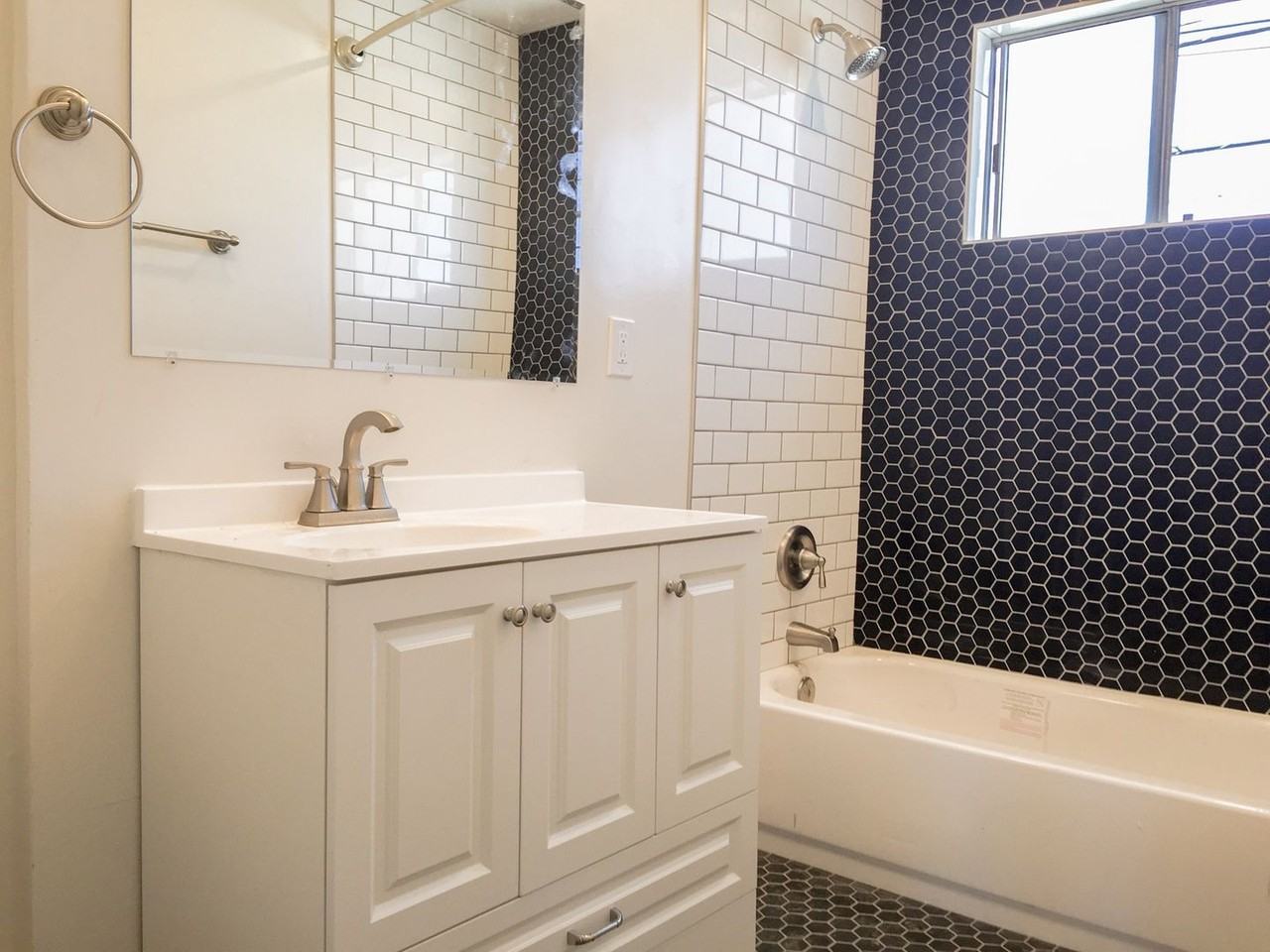 The Oliver - Photo 7 of 10