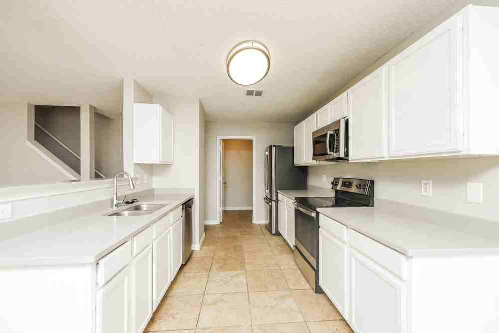 8201 Montecito Dr - Photo 7 of 17