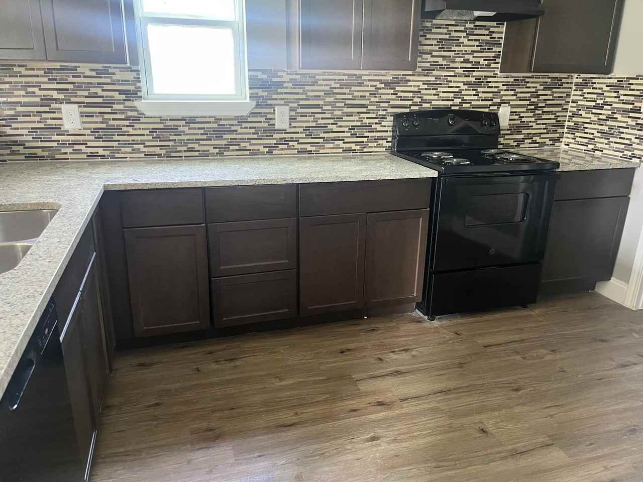 3001 Arapaho Rd - Photo 2 of 7