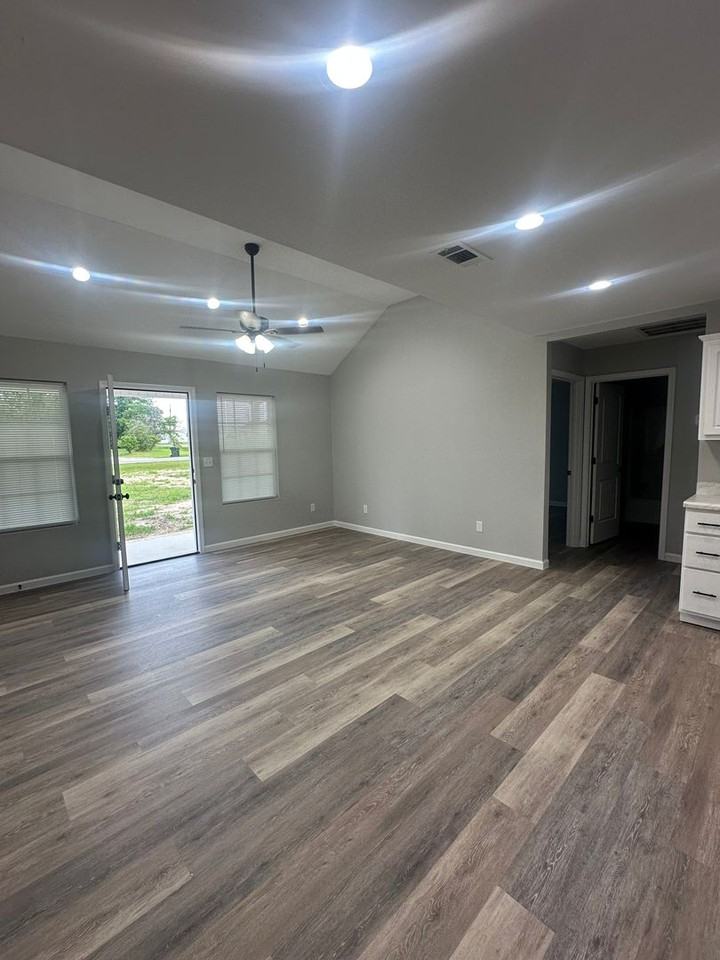 208 Mcbride Street - Photo 2 of 18