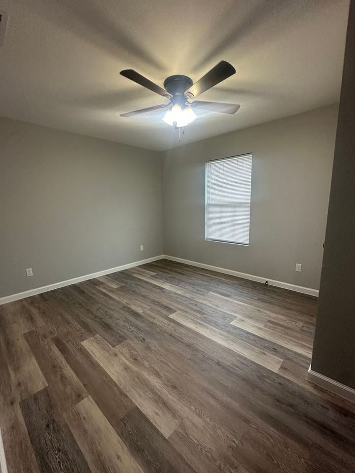 208 Mcbride St - Photo 4 of 18