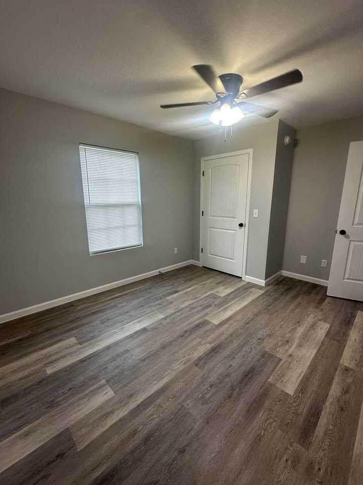 208 Mcbride St - Photo 5 of 18