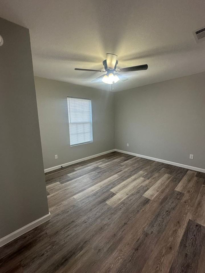 208 Mcbride St - Photo 7 of 18