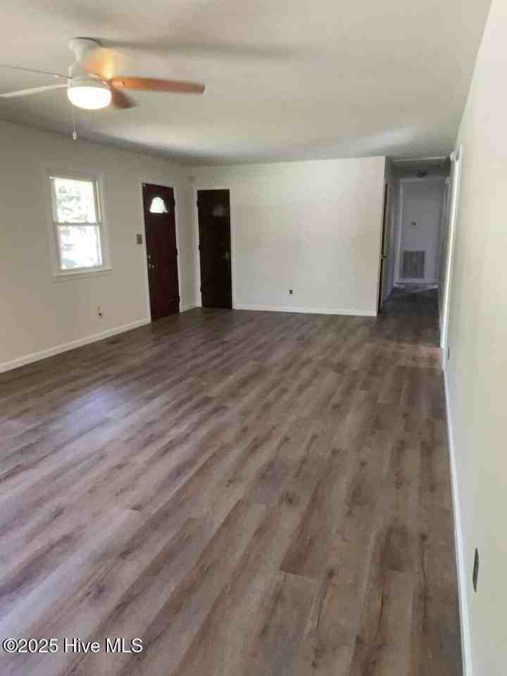 610 Dennis Rd - Photo 2 of 19