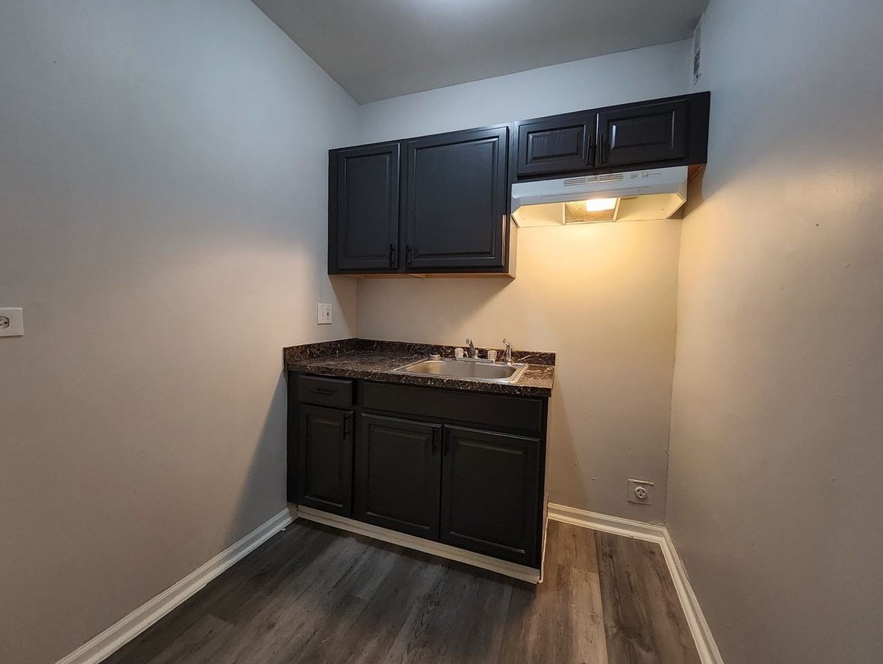 7048 S Merrill - Photo 6 of 7