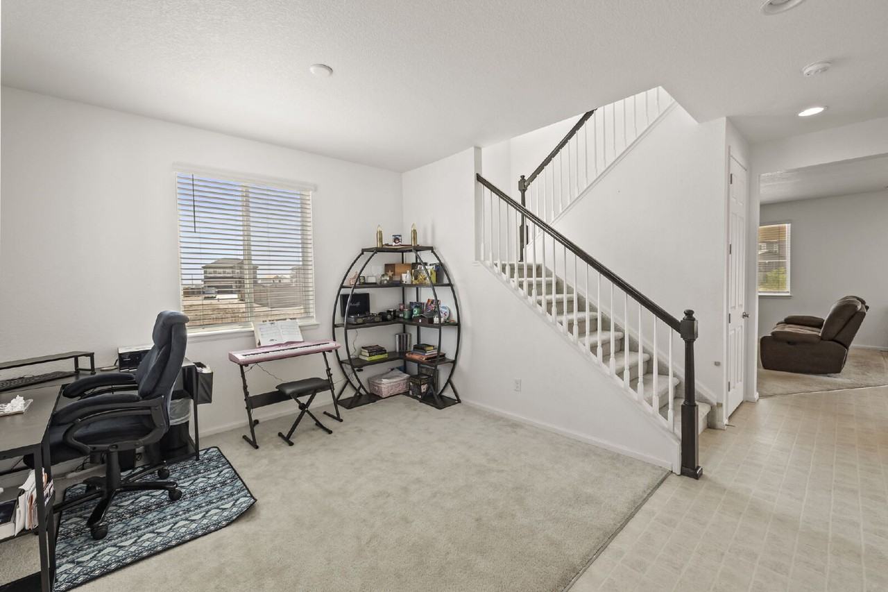 3315 Bella Luna Dr - Photo 4 of 39
