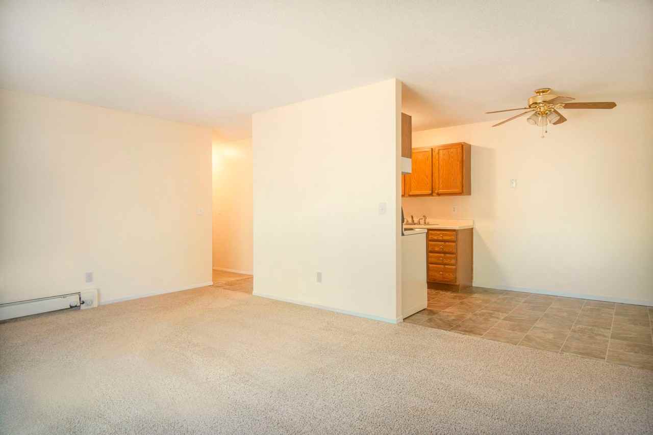 Excelsior Manor Apartments - Photo 2 of 26