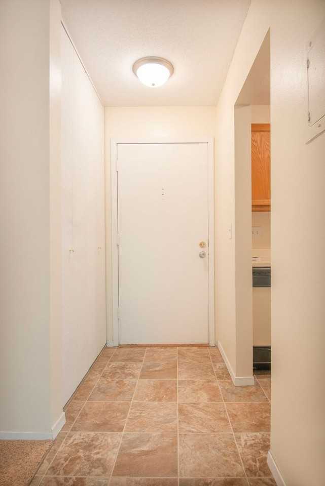 Excelsior Manor Apartments - Photo 5 of 26