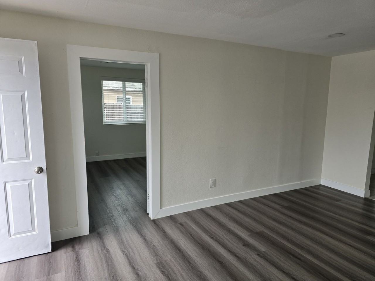 10531 Lexington St - Photo 3 of 9