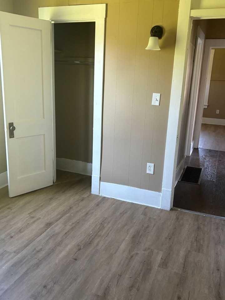 1714 Long Ave - Photo 4 of 13