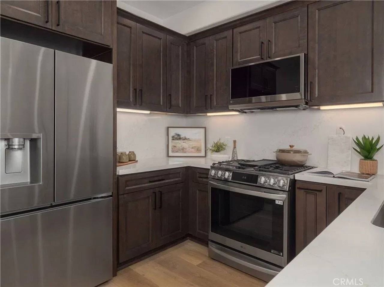 402 W Grand Ave #102 - Photo 2 of 15