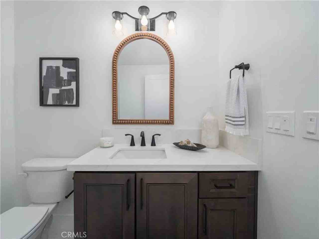 402 W Grand Ave #102 - Photo 6 of 15