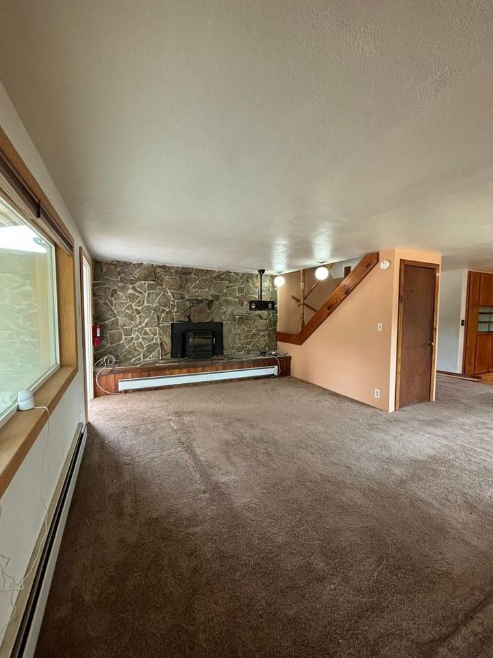 2000 Steese Hwy - Photo 3 of 19