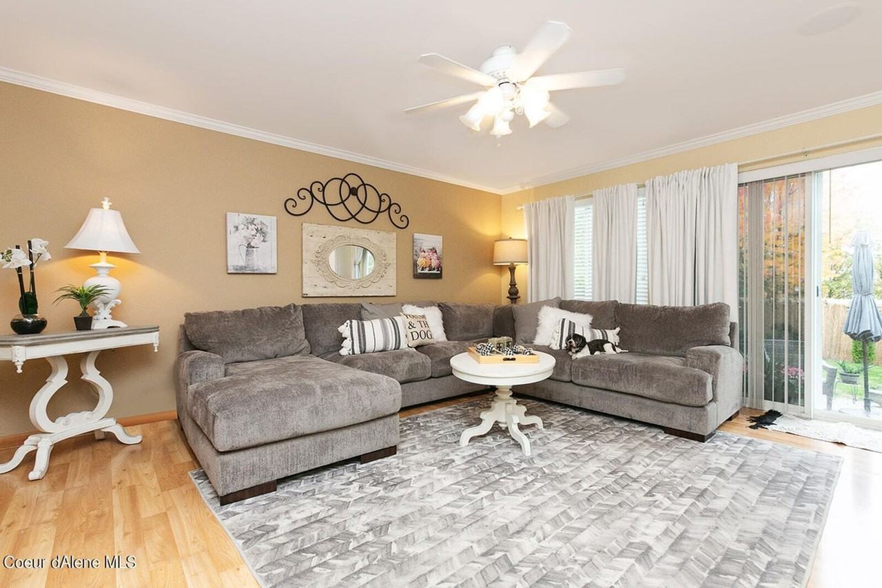 6113 N La Rochelle Dr - Photo 4 of 24