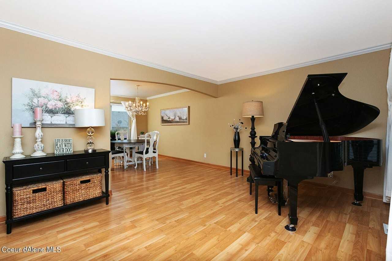 6113 N La Rochelle Dr - Photo 5 of 24