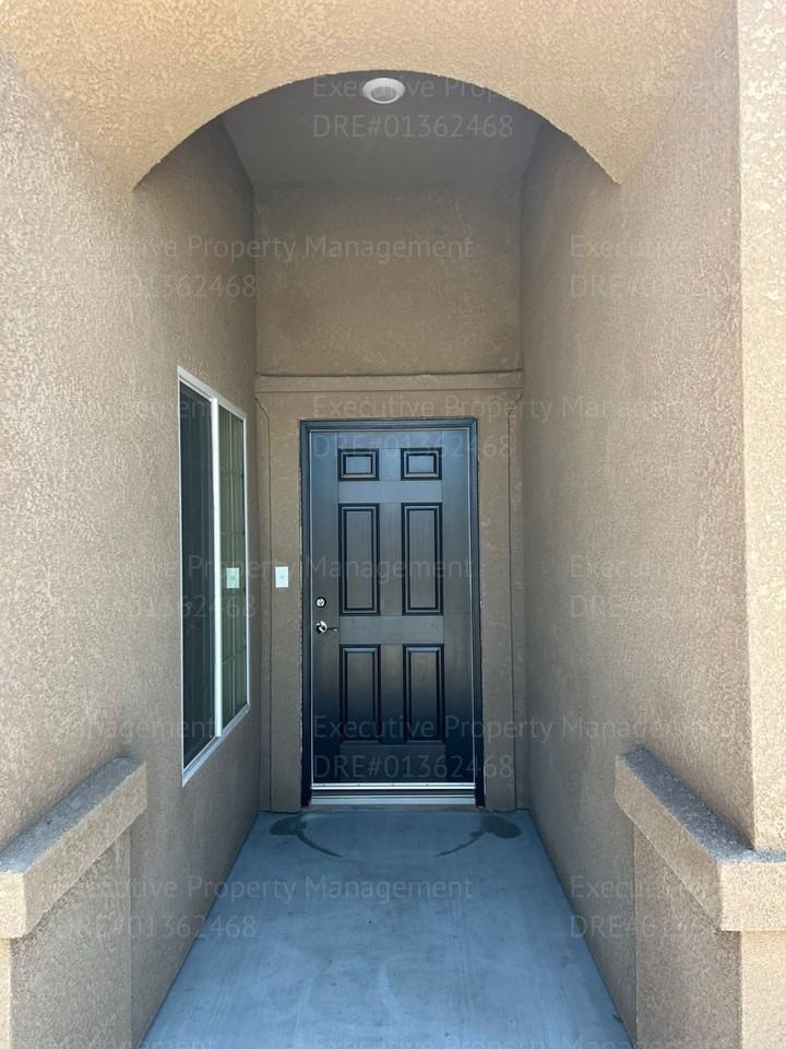 6501 Sunchase Dr - Photo 3 of 35