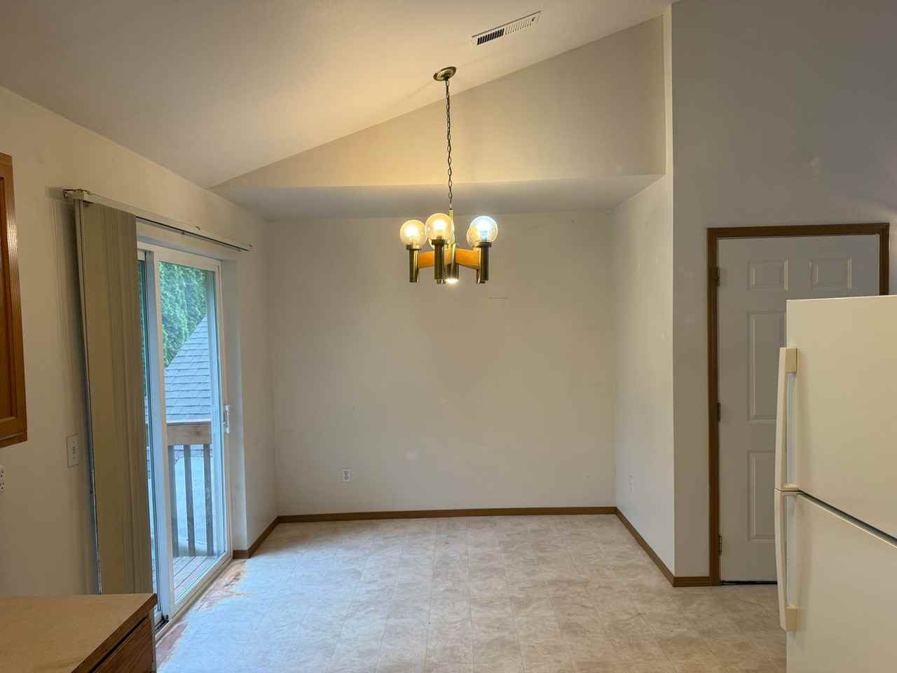 1072 Andis Rd - Photo 3 of 10