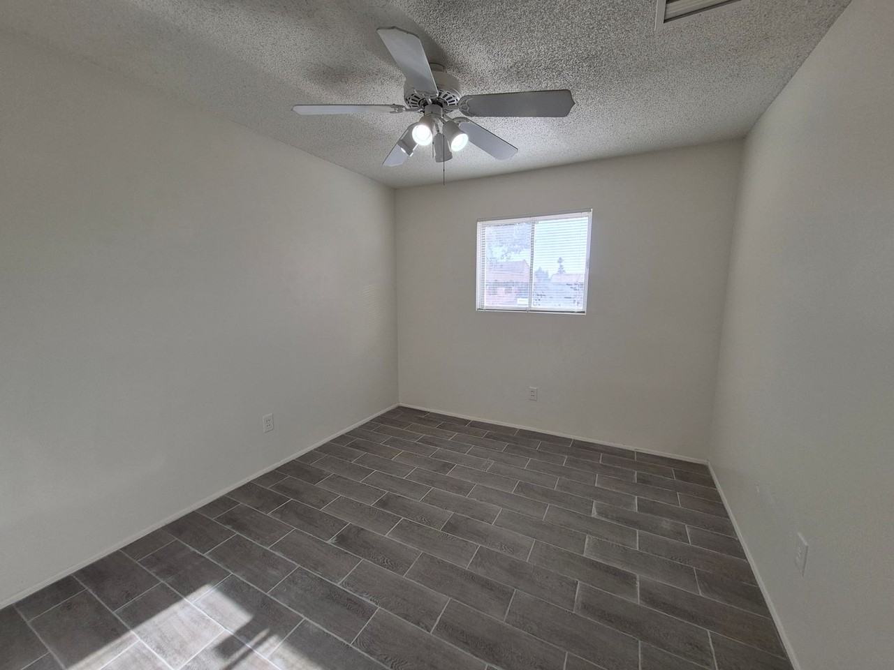 2668 S Madison Ave - Photo 3 of 22