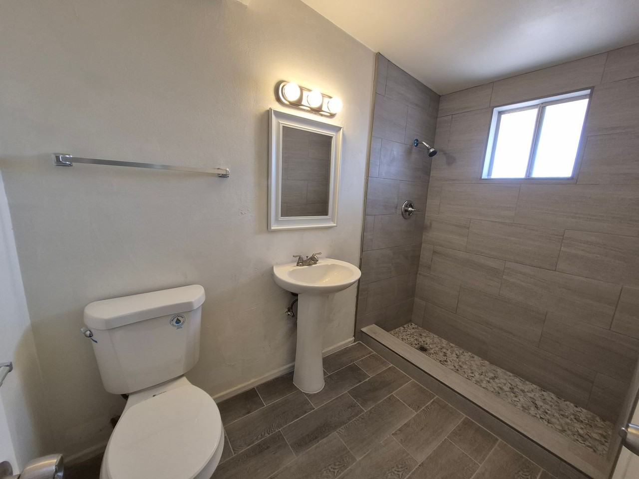 2668 S Madison Ave - Photo 5 of 22