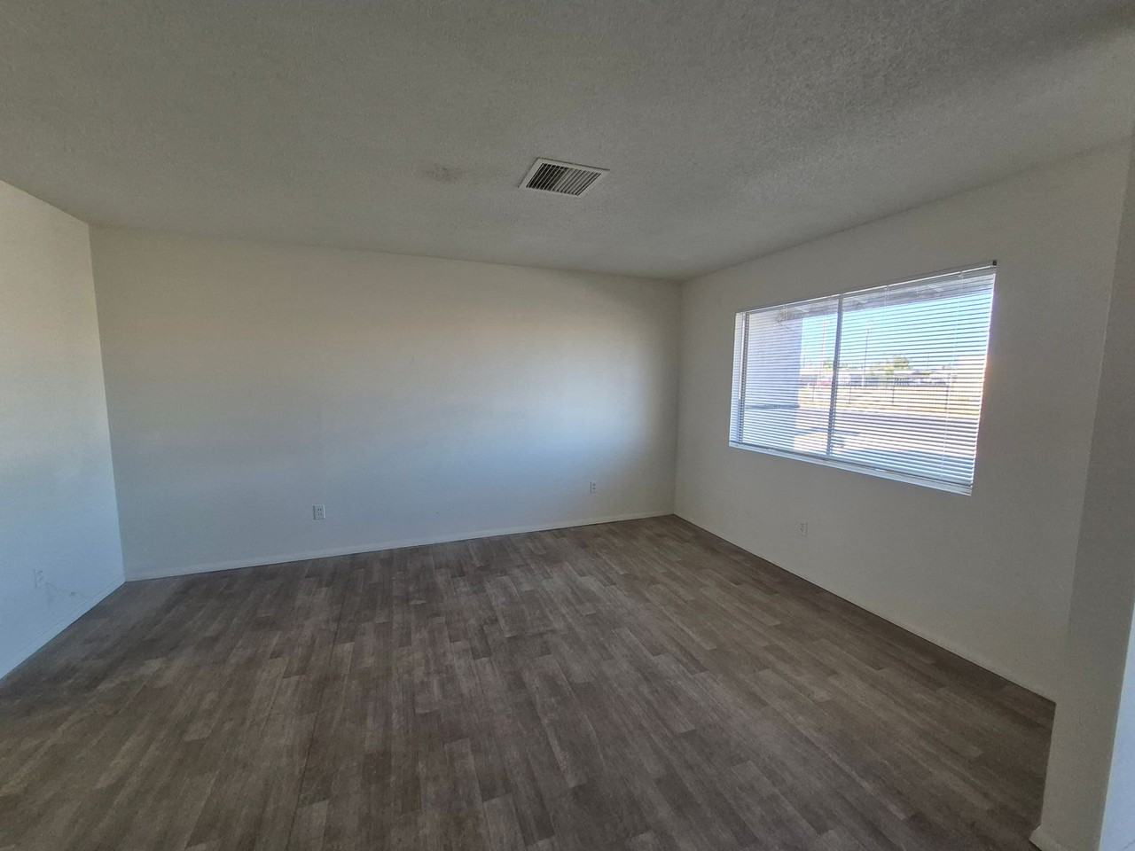 2668 S Madison Ave - Photo 2 of 22