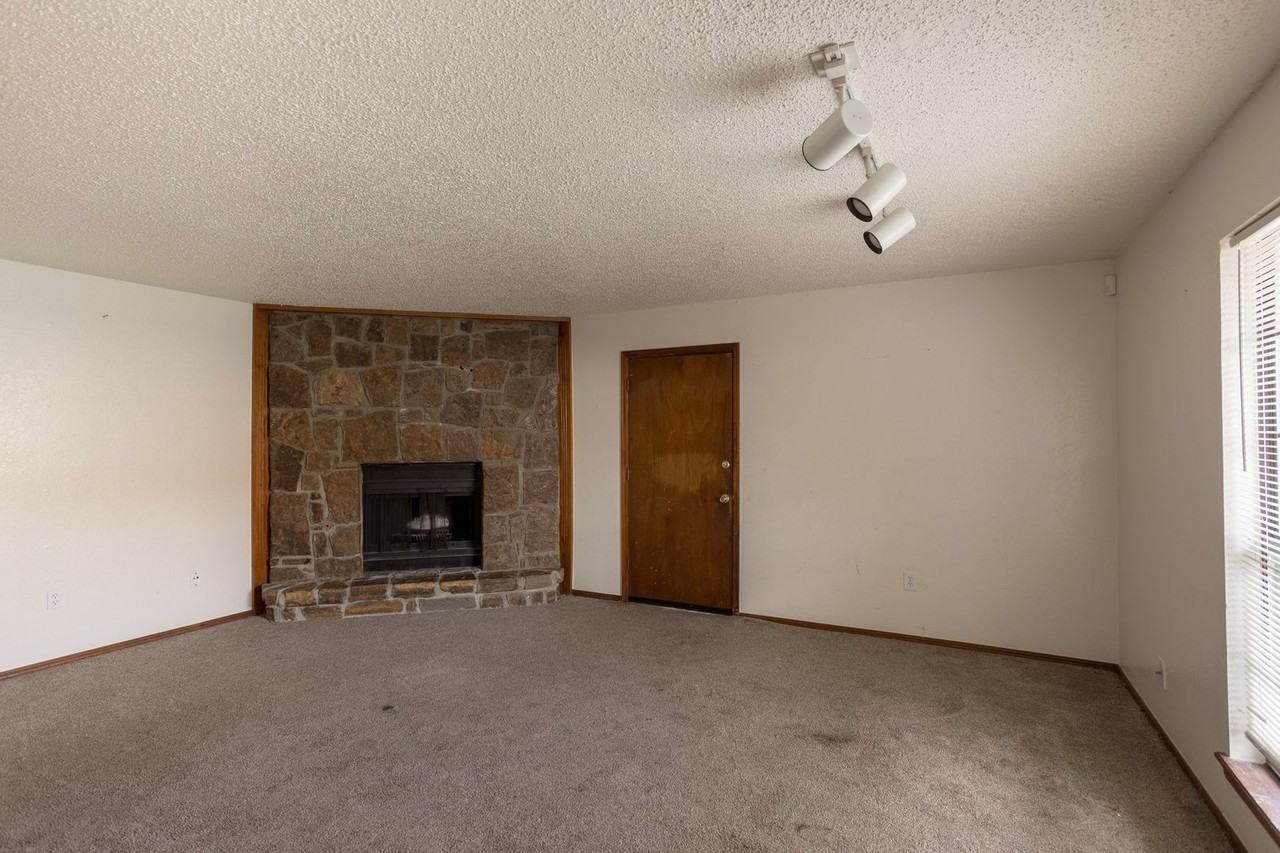 12522 Abbotts Way - Photo 2 of 5