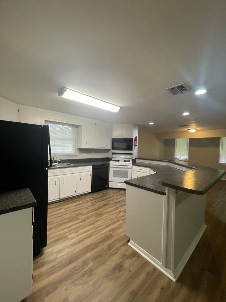 1149 Noremac Rd - Photo 5 of 17