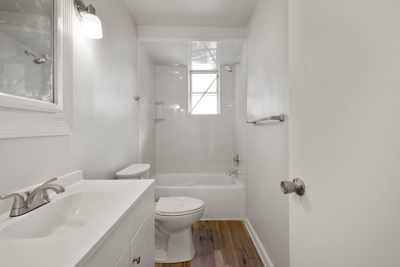 2405 Arlington Ave - Photo 2 of 23