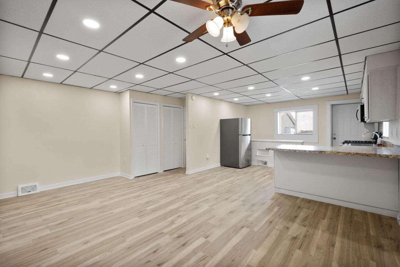 2405 Arlington Ave - Photo 3 of 23