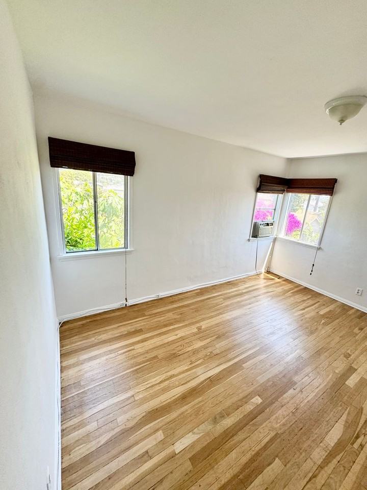 1816 Hillhurst Ave - Photo 3 of 17