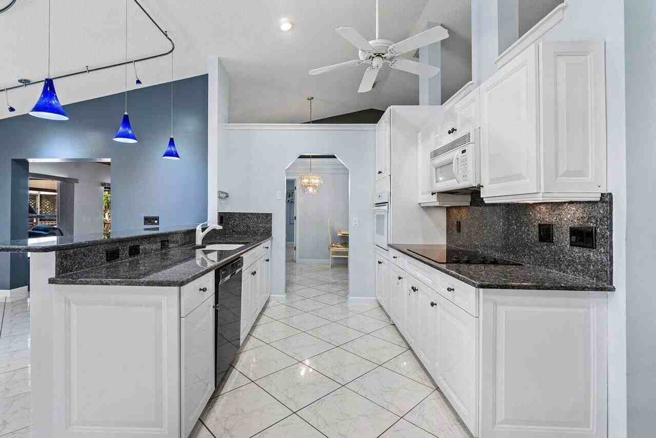 61 W Rubber Tree Dr - Photo 2 of 15