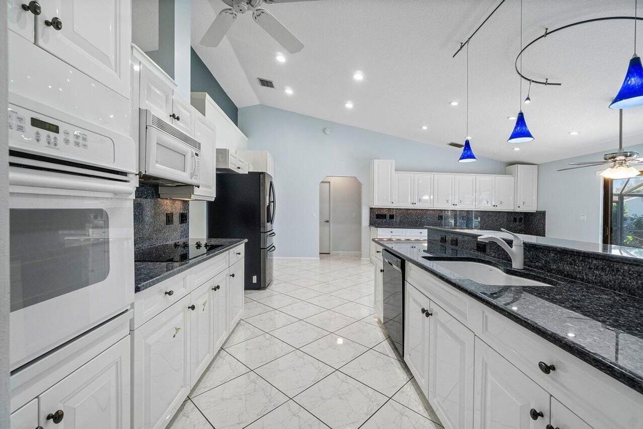 61 W Rubber Tree Dr - Photo 3 of 15