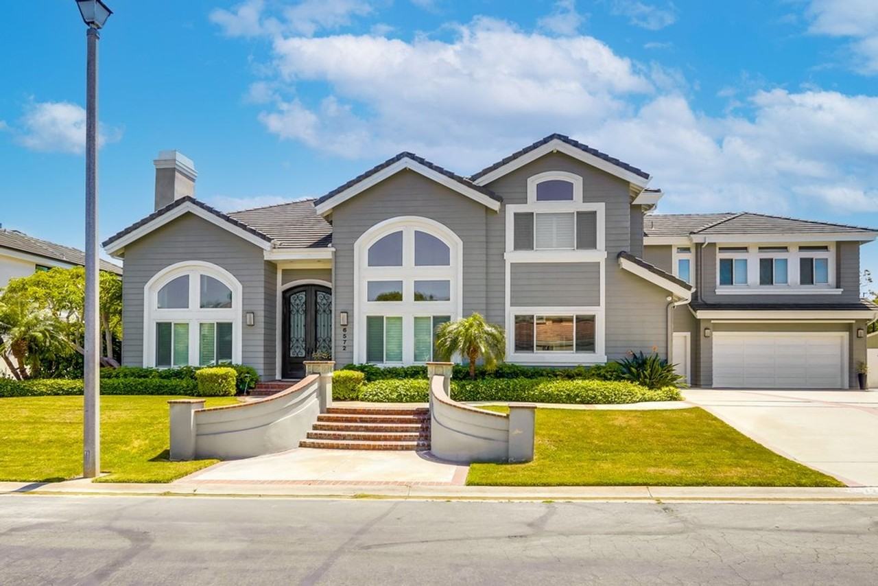 6572 Horseshoe Ln - Photo 2 of 50