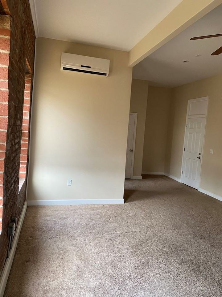 313 W B St #C - Photo 2 of 4
