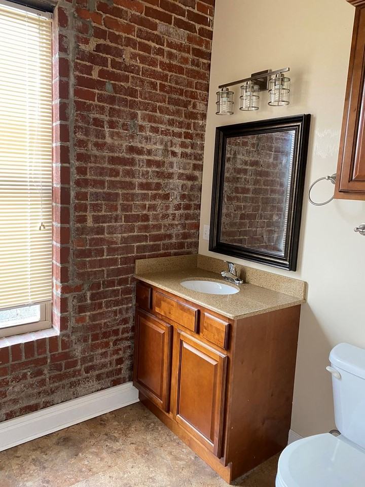 313 W B St #C - Photo 4 of 4